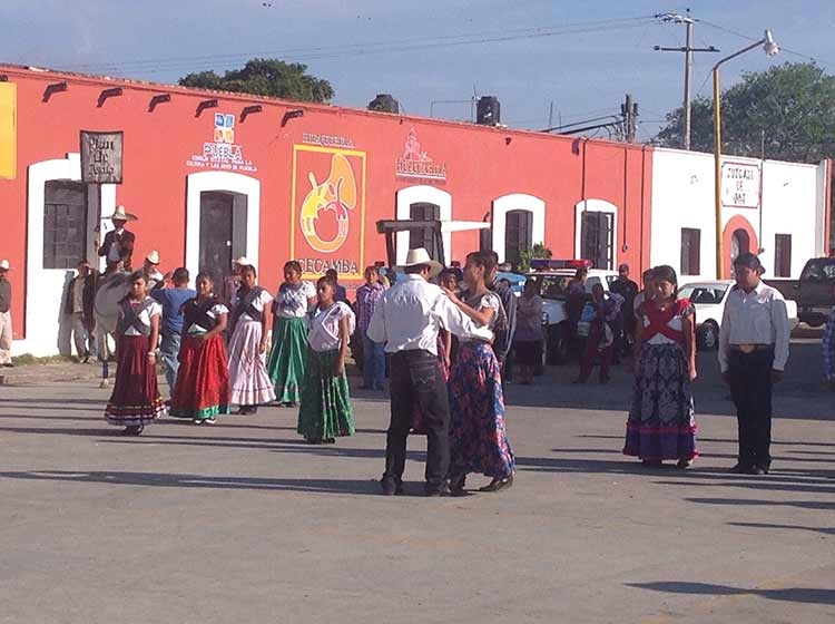 Bisnieto de Emiliano Zapata encabeza aniversario luctuoso del caudillo del sur 