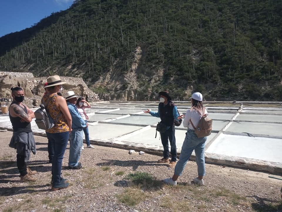 Visitan Sectur e inversionistas ruta del Mezcal en Zapotitlán Salinas 