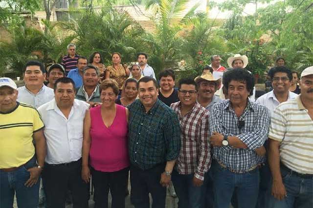 López Zavala se reúne con simpatizantes en Coxcatlán