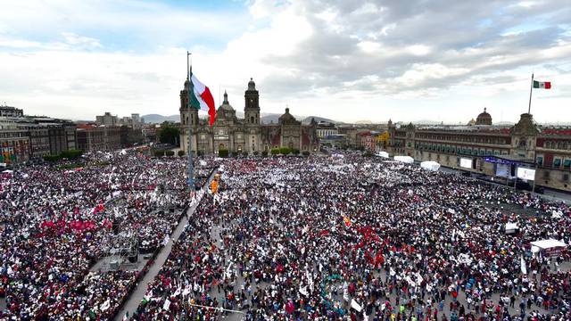 Llenar o rellenar el Zócalo, ¿para qué?