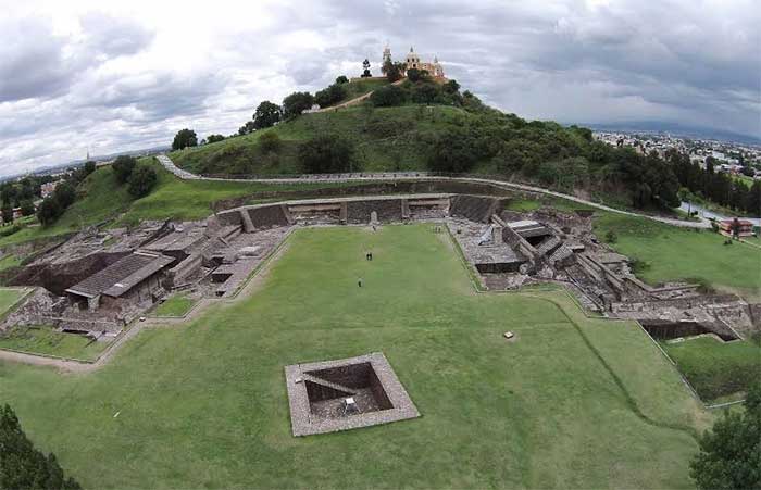 Expondrán fotografías en gran formato de la exploración de la pirámide de Cholula